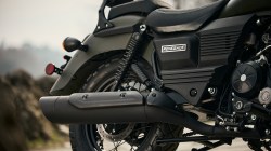 UM RENEGADE COMMANDO 300